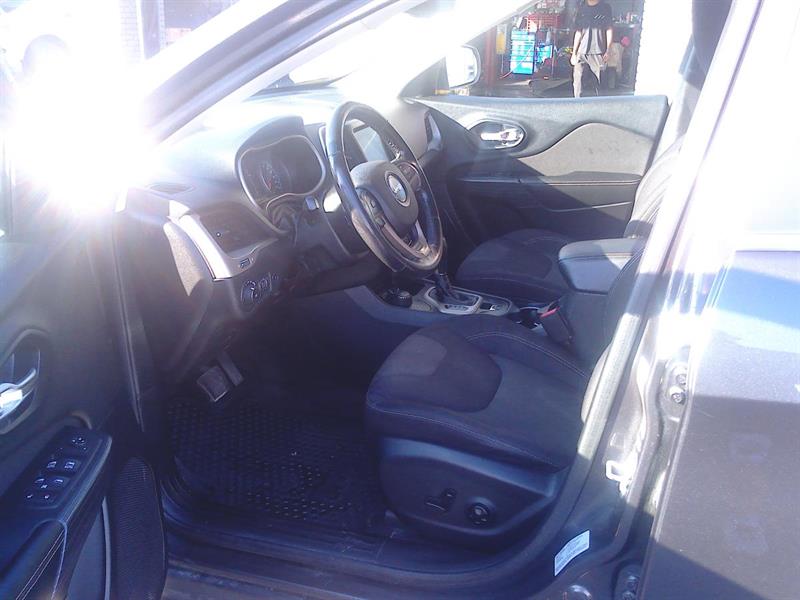 jeep Cherokee 2015 - 10