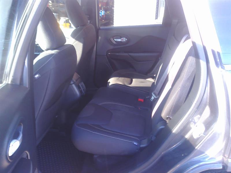 jeep Cherokee 2015 - 11