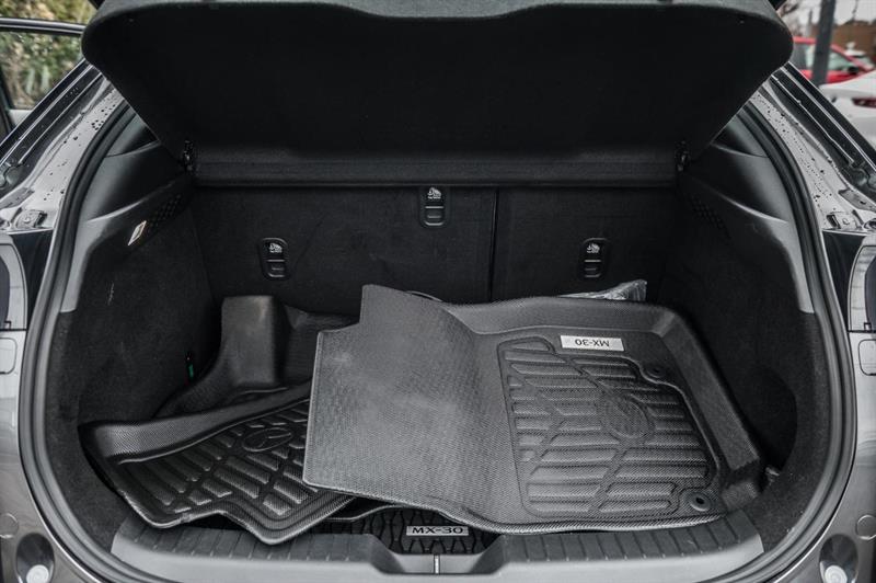 mazda MX-30 EV 2023 - 11