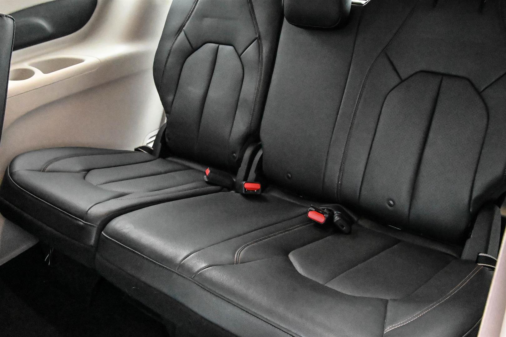 chrysler Pacifica Hybrid 2020 - 12