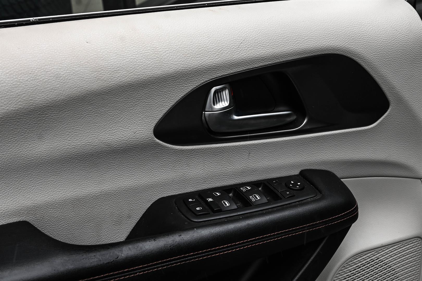 chrysler Pacifica Hybrid 2020 - 14