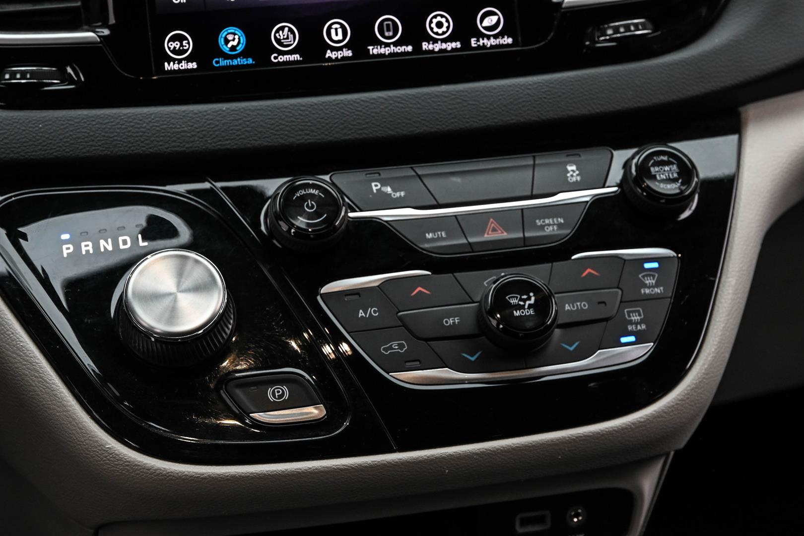 chrysler Pacifica Hybrid 2020 - 24