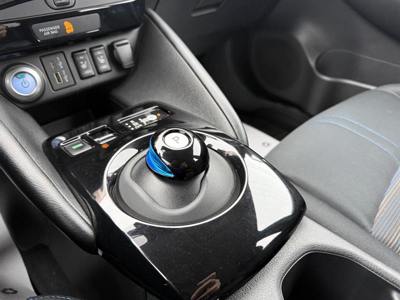 nissan LEAF 2020 - 11