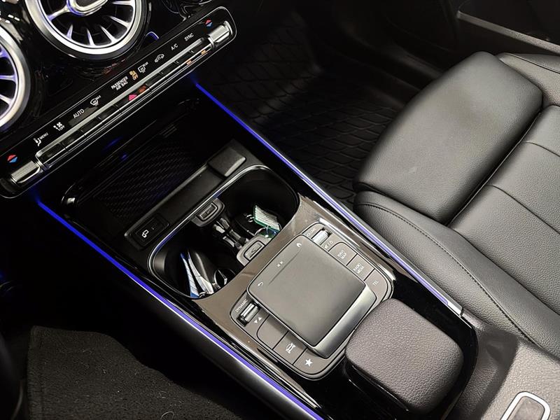 mercedes-benz GLA 2021 - 17