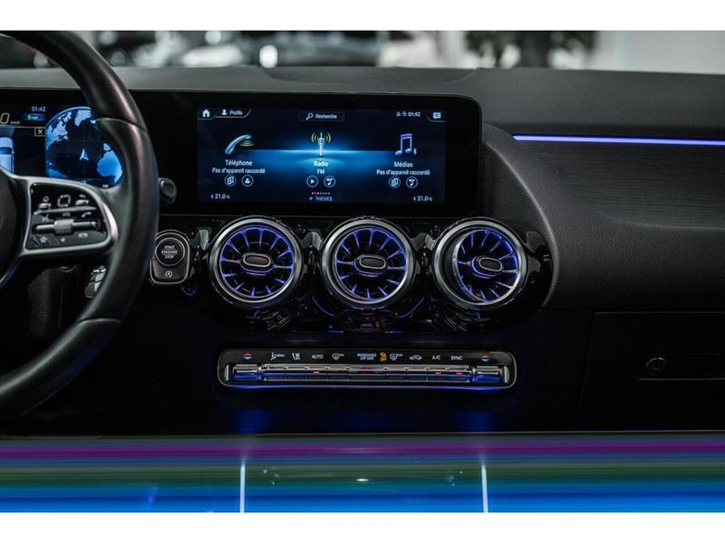 mercedes-benz GLA250 2022 - 27