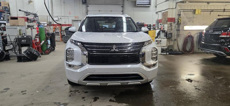 mitsubishi Outlander 2023 - 2