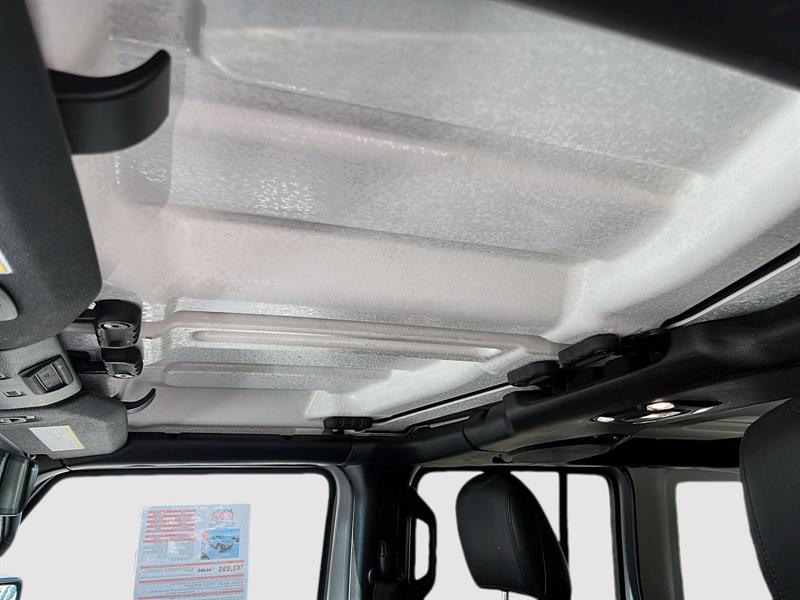 jeep Wrangler 2022 - 27