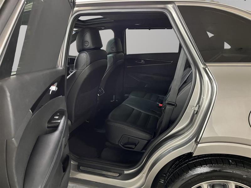 kia Sorento 2017 - 16