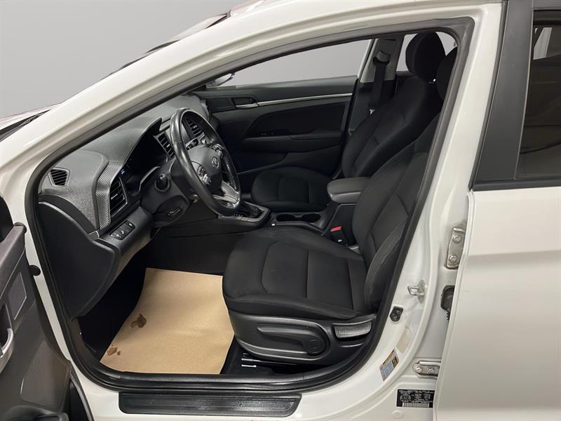 hyundai Elantra 2020 - 18
