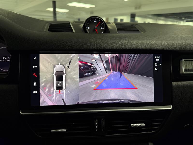 porsche Cayenne Coupe 2023 - 25