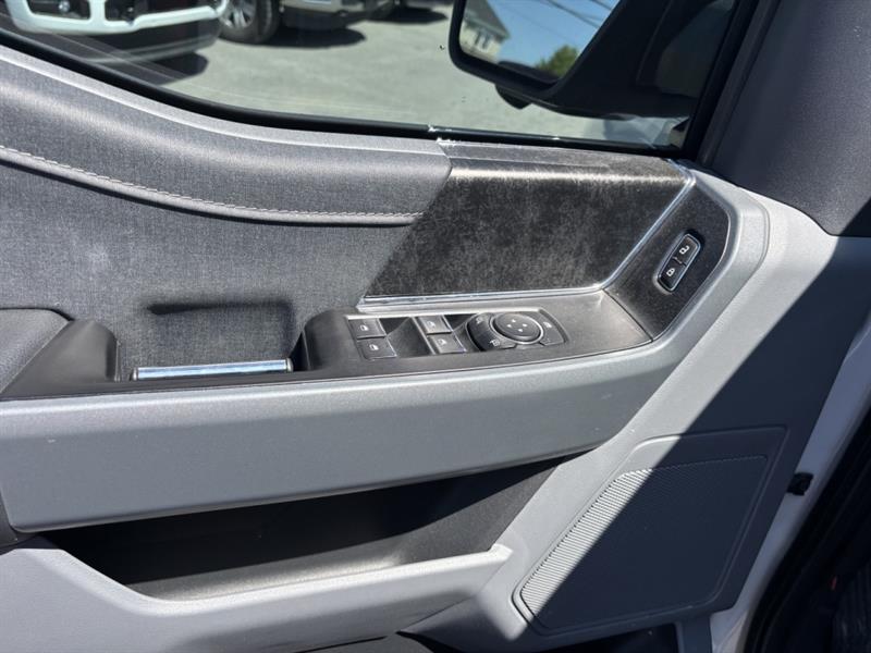 ford F-150 Lightning 2023 - 29