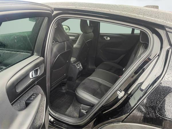 volvo Recharge C40 tout électrique 2023 - 11