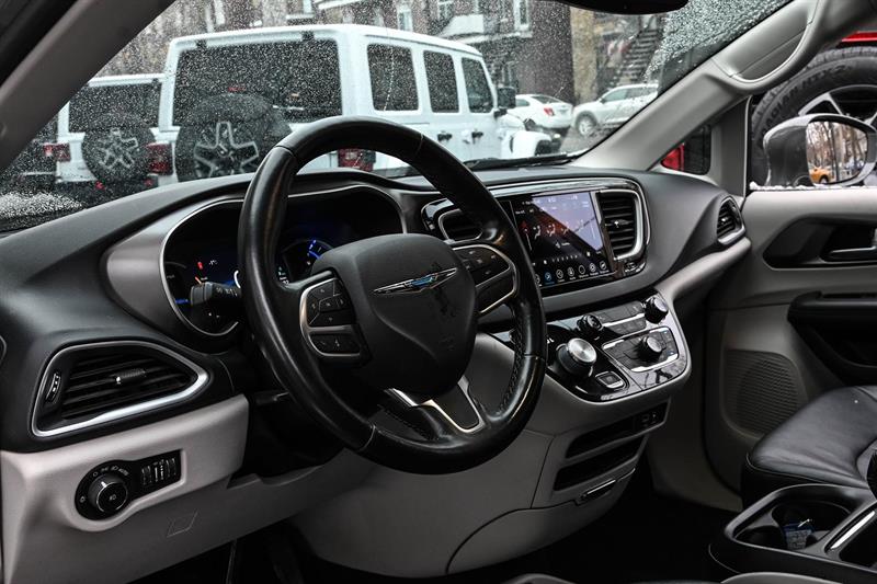 chrysler Pacifica Hybrid 2020 - 8