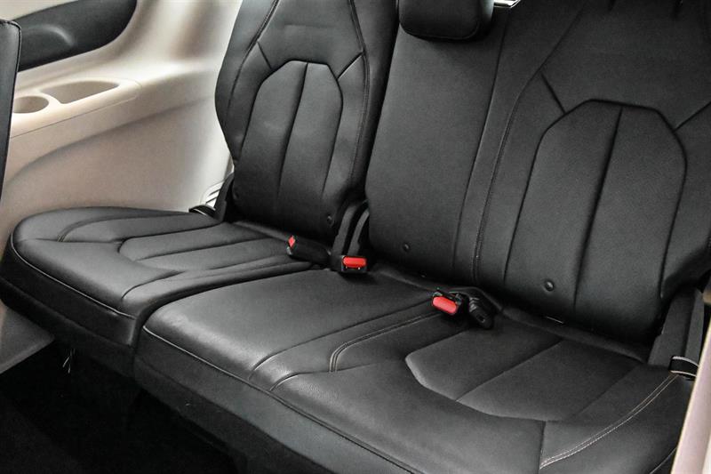 chrysler Pacifica Hybrid 2020 - 12