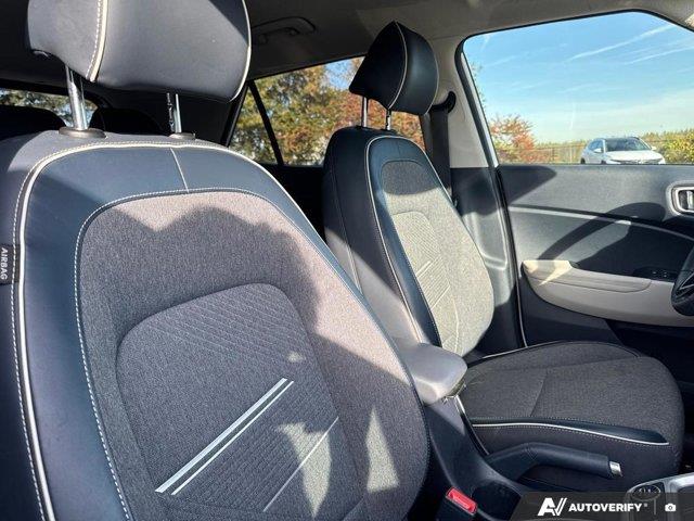 hyundai Venue 2022 - 25