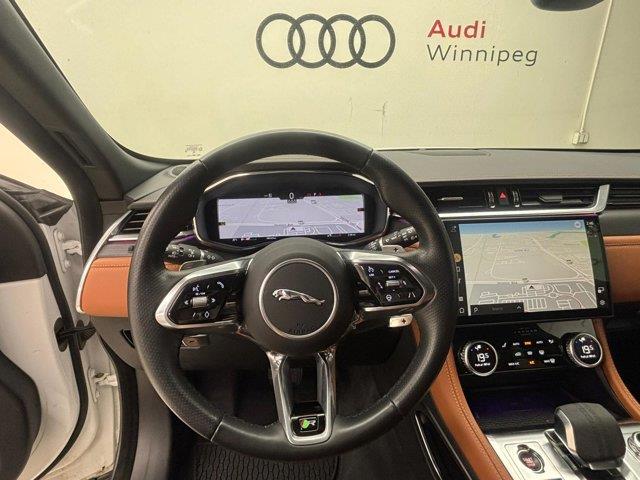 jaguar F-PACE 2023 - 12