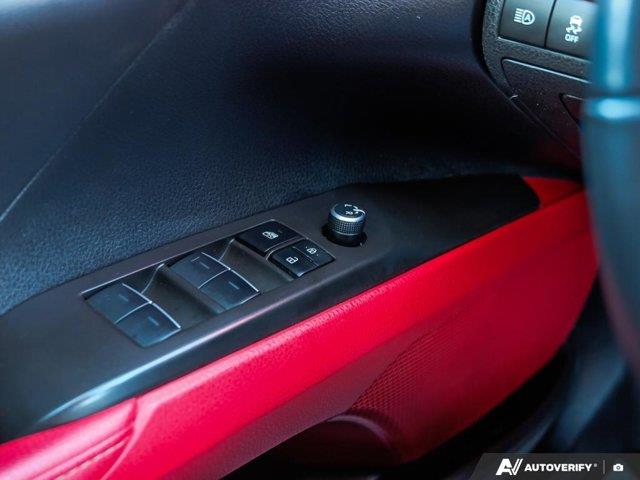 toyota Camry 2023 - 19