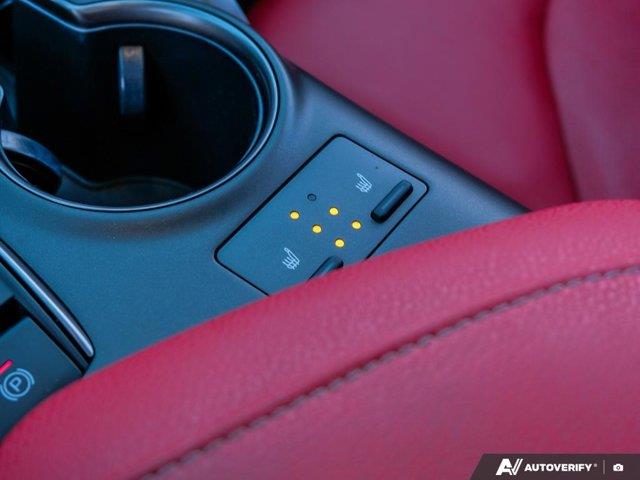 toyota Camry 2023 - 27