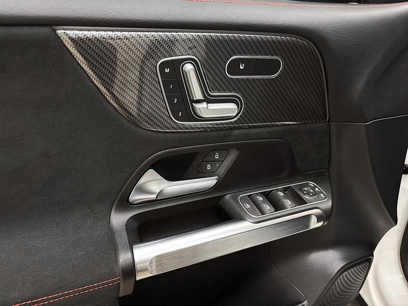 mercedes-benz GLB 2022 - 8