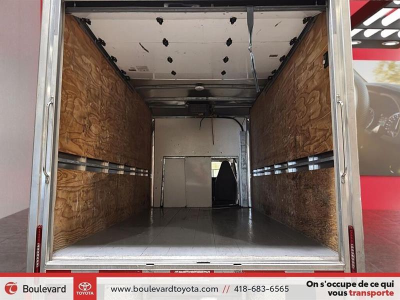 gmc Savana 2023 - 14