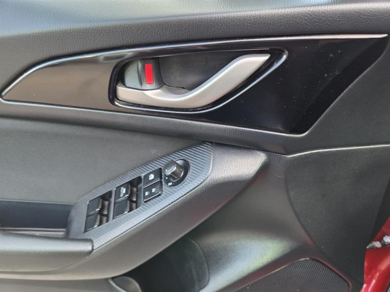 mazda Mazda3 2016 - 17