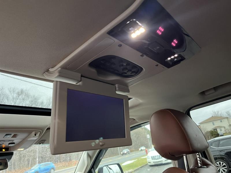 cadillac Escalade ESV 2017 - 25