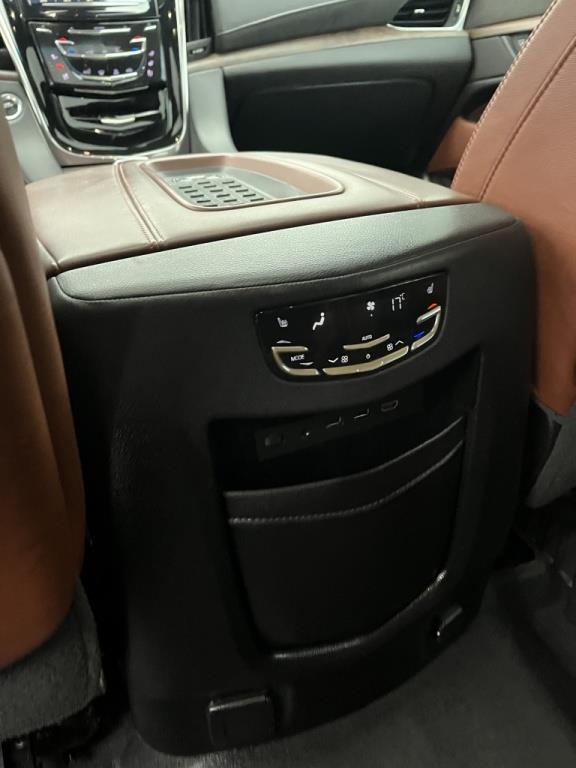 cadillac Escalade ESV 2017 - 26