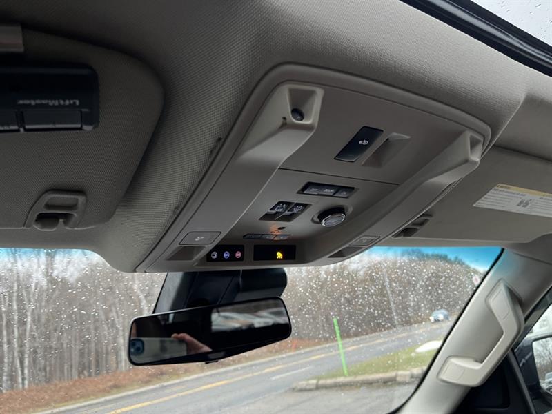 cadillac Escalade ESV 2017 - 38