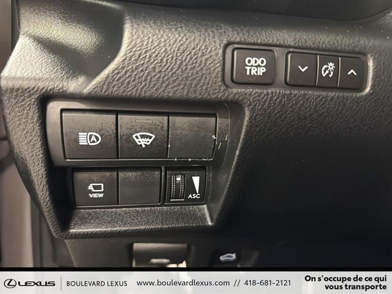 lexus IS  2022 - 12