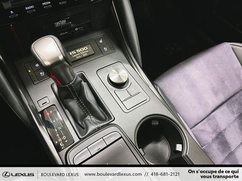 lexus IS  2022 - 16