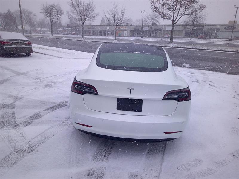 tesla Model 3 2021 - 4