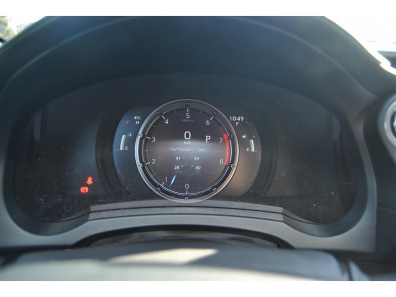 lexus IS  2024 - 14