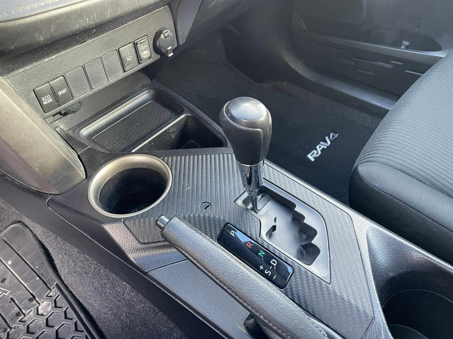 toyota RAV4 2015 - 13