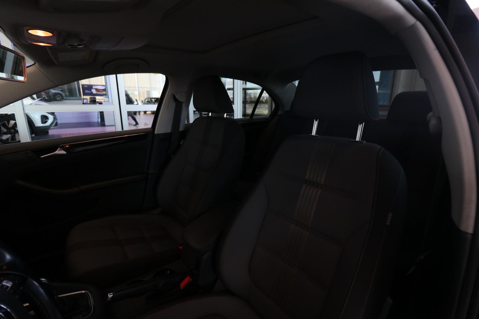 volkswagen Jetta Sedan 2017 - 11