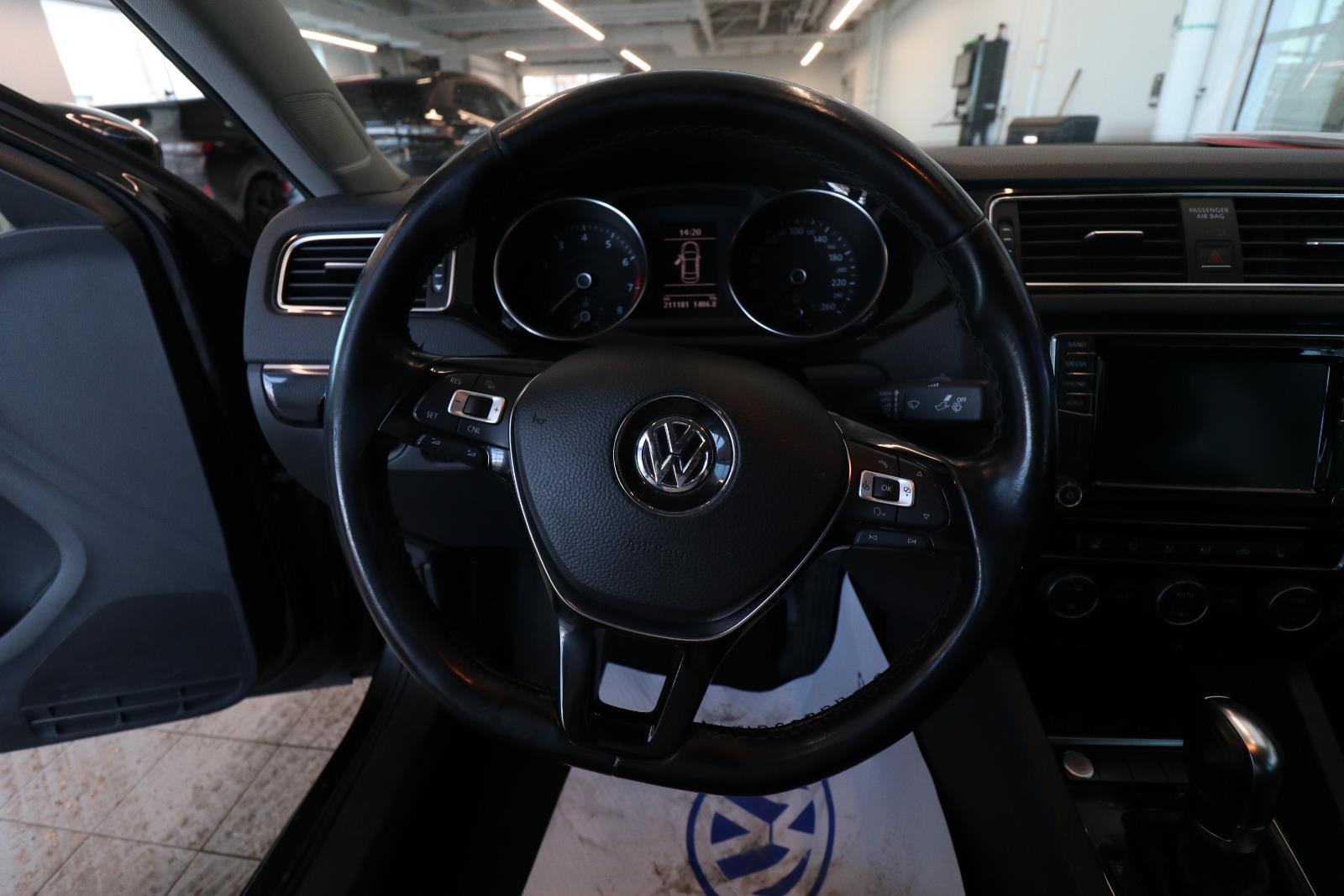 volkswagen Jetta Sedan 2017 - 12