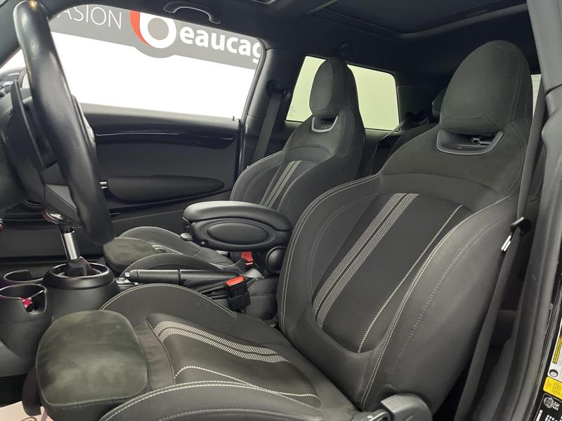 mini Hatchback 2019 - 8