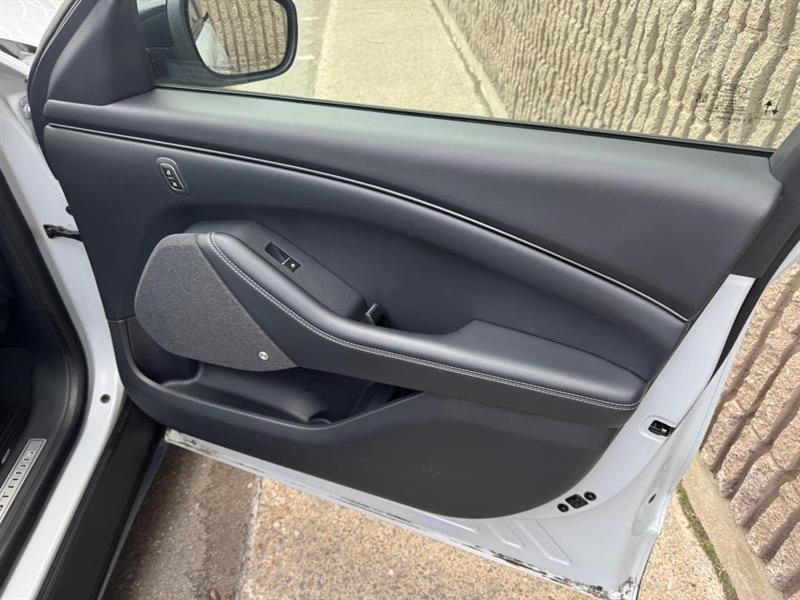 ford Mustang Mach-E 2021 - 21