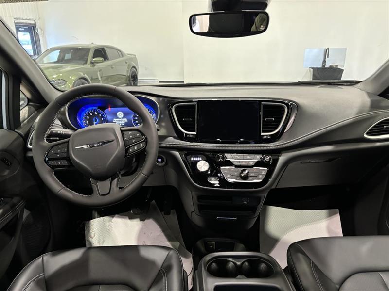 chrysler Pacifica 2026 - 11