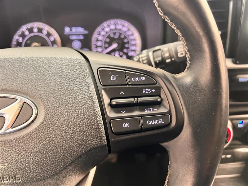 hyundai Venue 2022 - 25