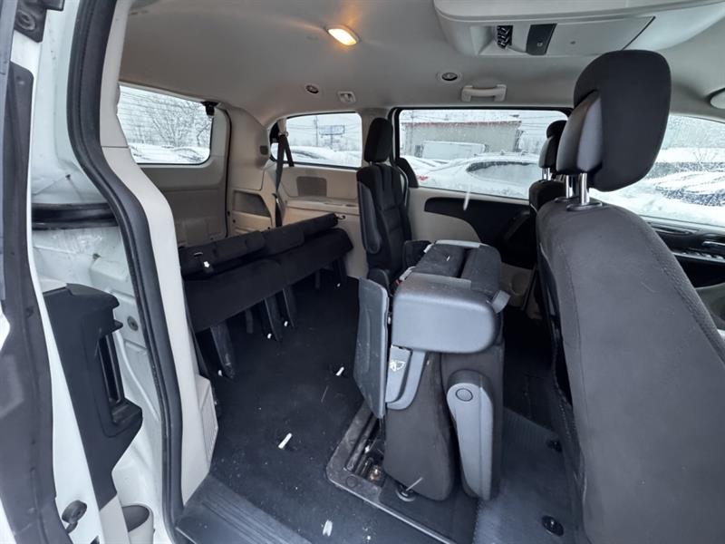 dodge Grand Caravan 2016 - 24