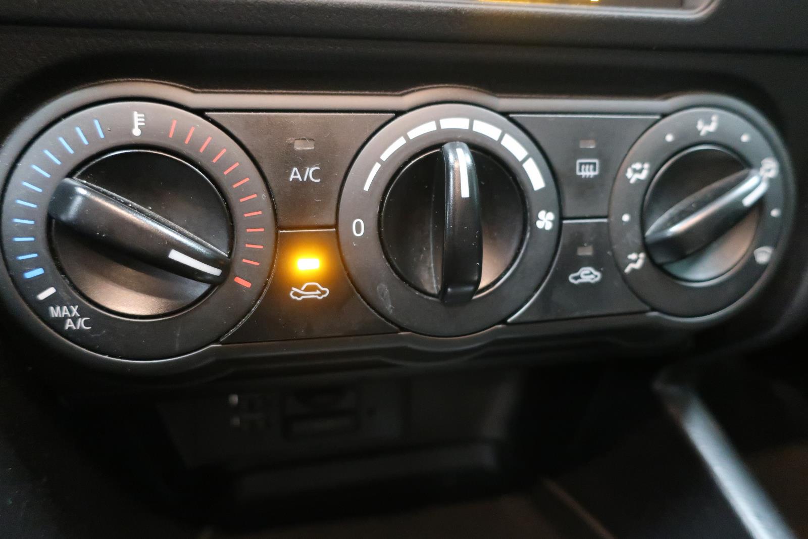 mazda Mazda3 2016 - 13