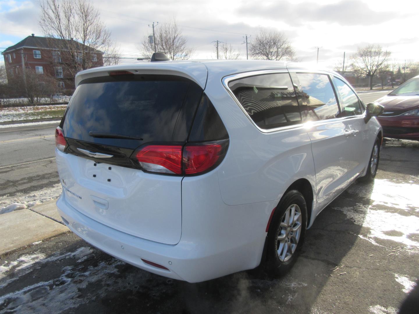 chrysler Grand Caravan 2024 - 11