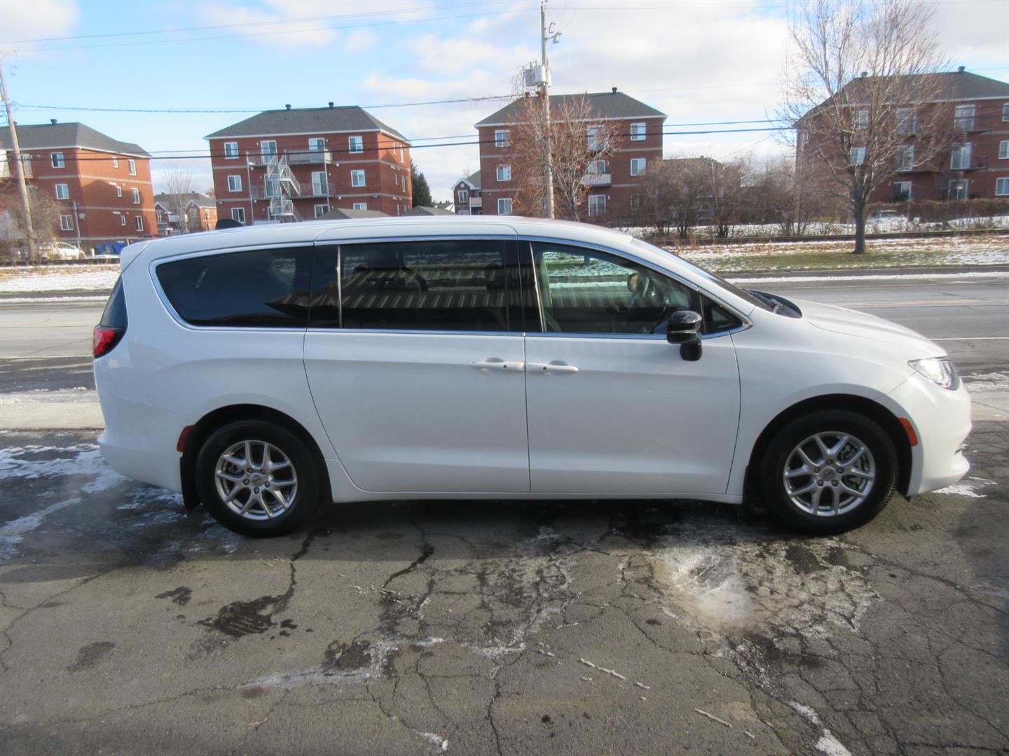 chrysler Grand Caravan 2024 - 12