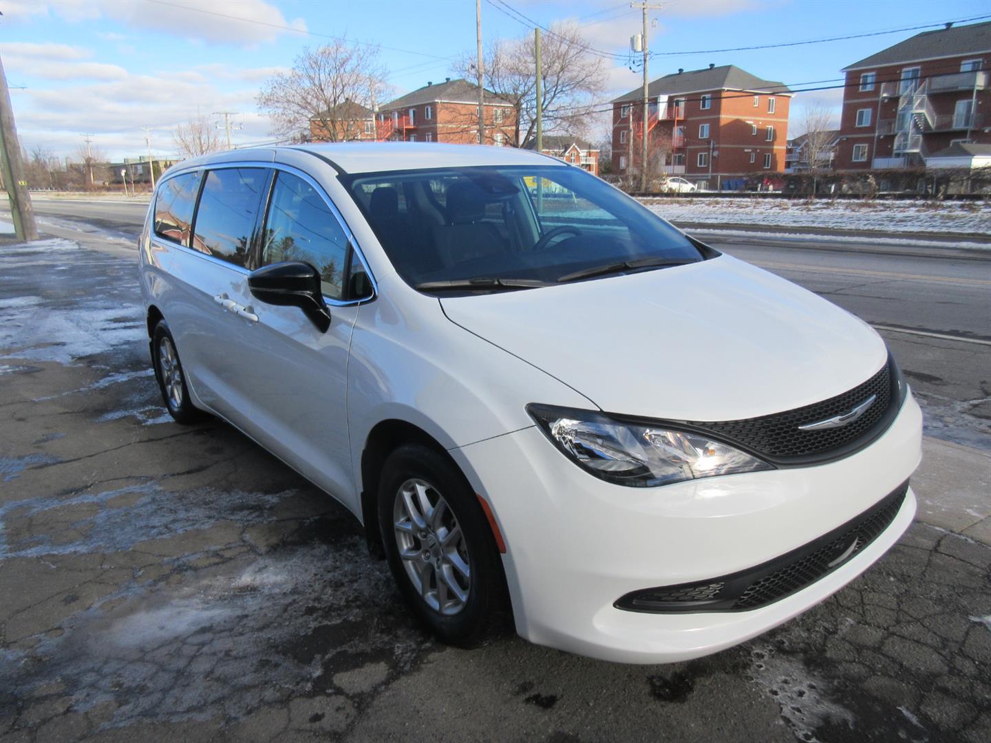 chrysler Grand Caravan 2024 - 13