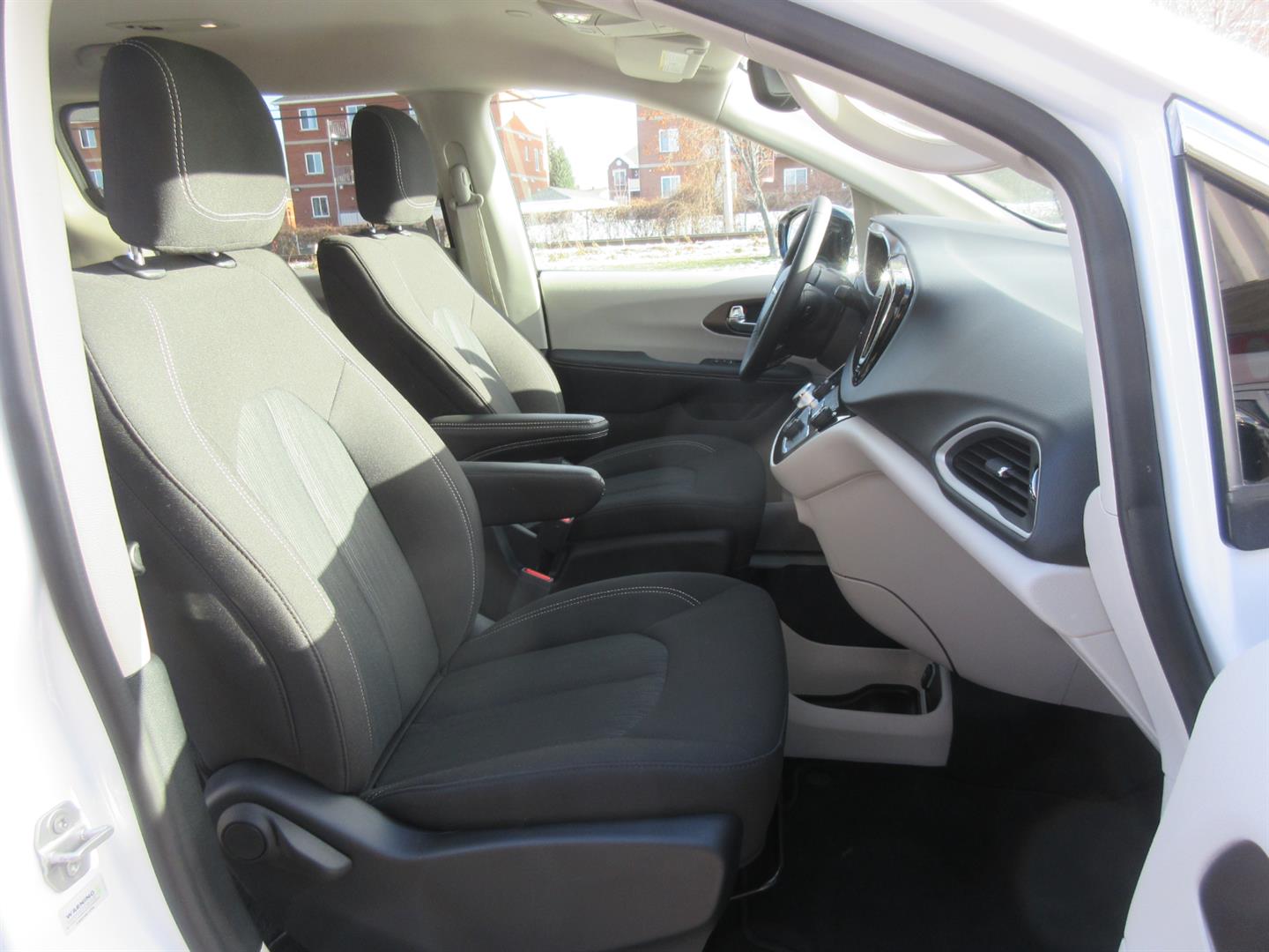 chrysler Grand Caravan 2024 - 23