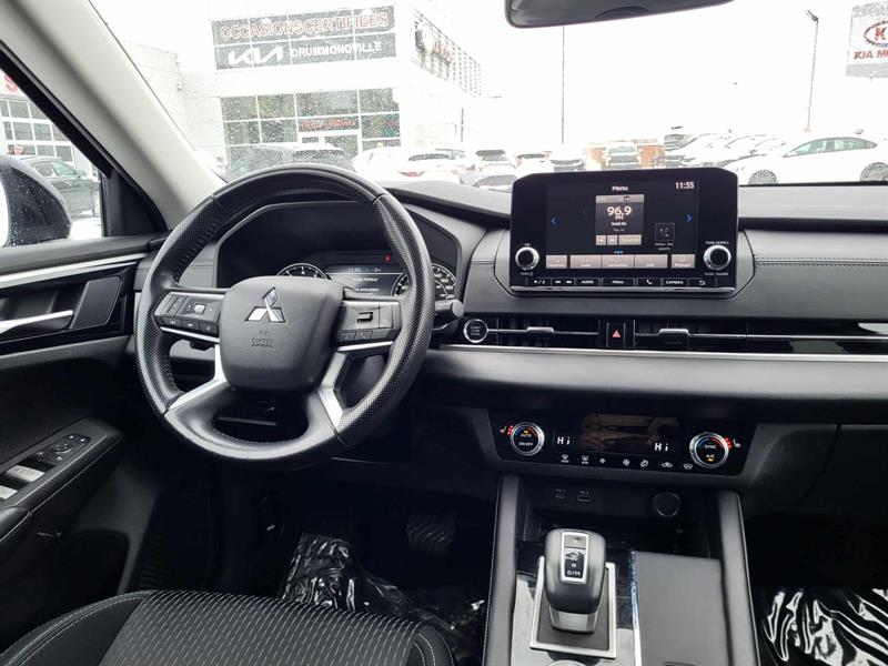 mitsubishi Outlander 2022 - 8