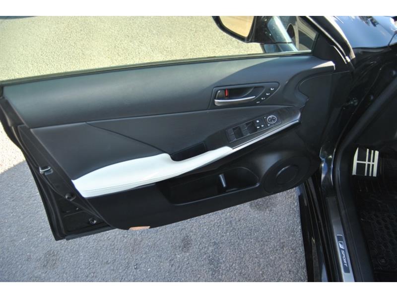 lexus IS  2024 - 11