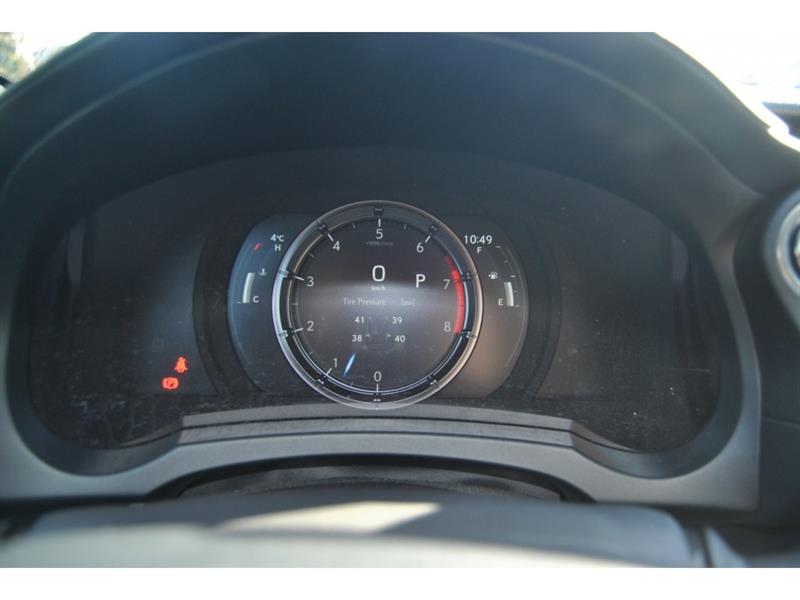 lexus IS  2024 - 14