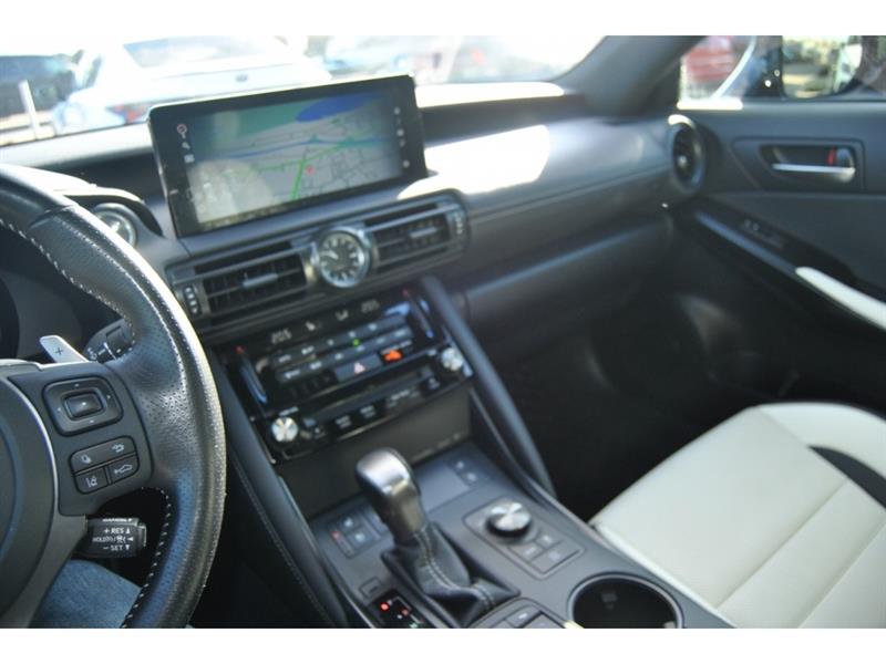 lexus IS  2024 - 15