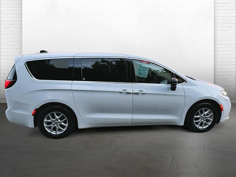 chrysler Pacifica 2024 - 9